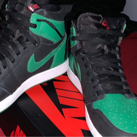 Jordan 1 pine green 2.0 size 11 - Picture 2 of 6